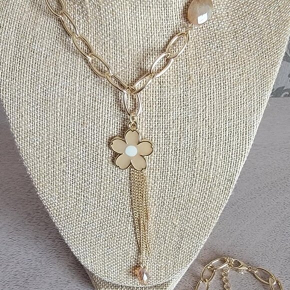 Jewelry - Floral Yellow Quartzite Necklace & Bracelet Set